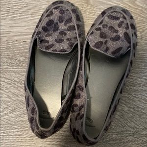 Gap gray leopard print flats, Size 6